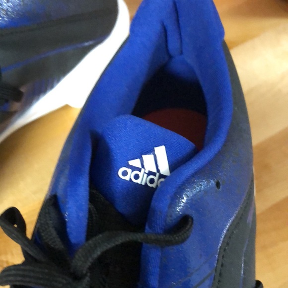 Size12 Adidas mens cleats - Picture 2 of 3